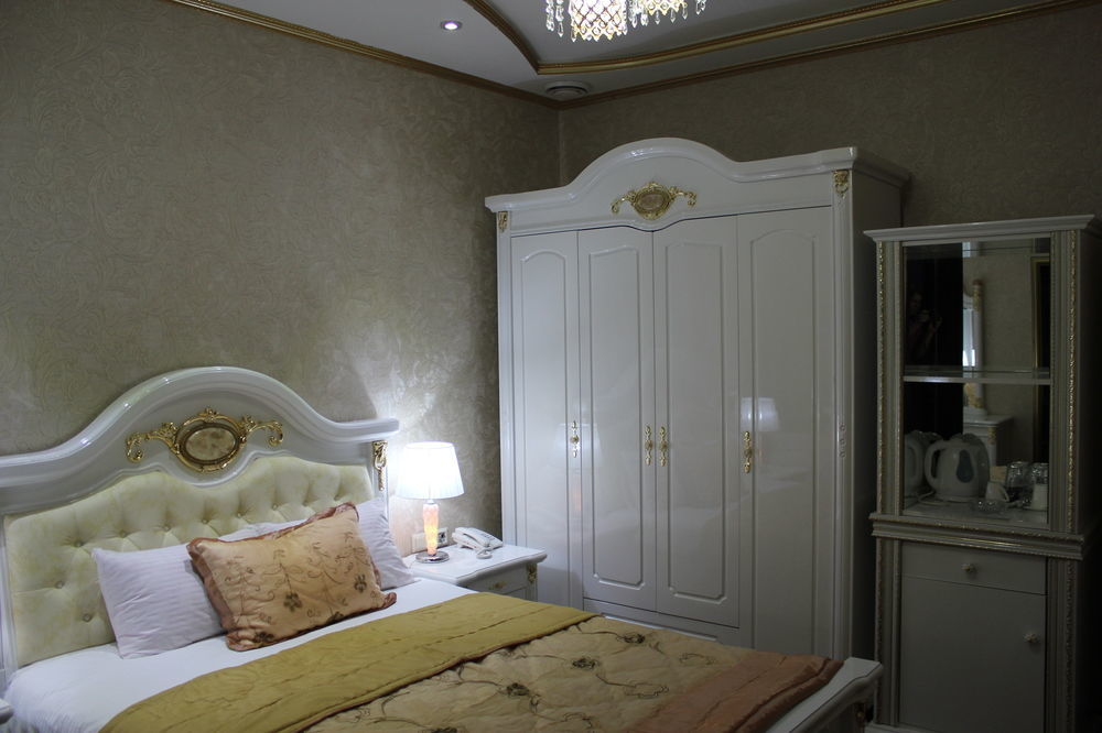 Elegant Boutique Rustaveli Hotell Tbilisi Eksteriør bilde